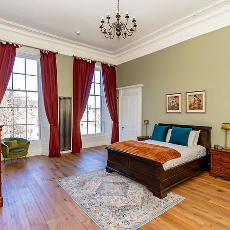 Dragon Suites Luxury Apartments At 9 Albyn Place Edimburgo Esterno foto